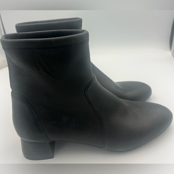 Stuart Weitzman Odetta City 25 Ankle Stretch Pull On Leather Bootie Size 7.5 NEW - Picture 3 of 14